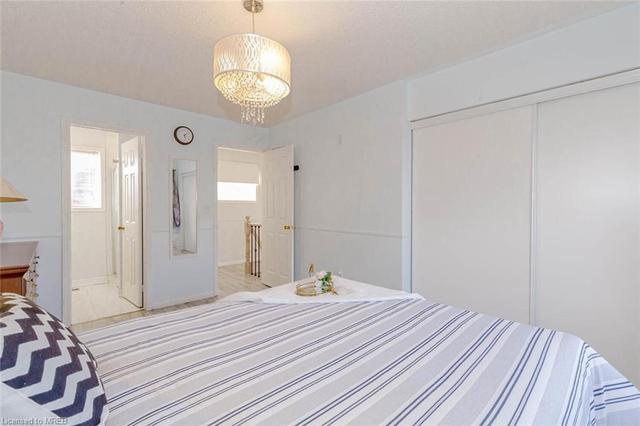 481 Collis Court, House semidetached with 4 bedrooms, 2 bathrooms and 2 parking in Milton ON | Image 16
