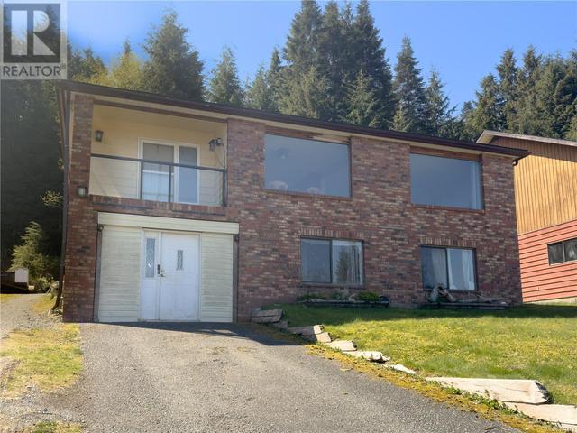9265 Elk Dr, House detached with 4 bedrooms, 3 bathrooms and 6 parking in Port Hardy BC | Image 1