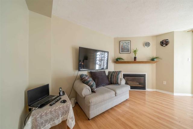 5562 Cortina Cres, House semidetached with 3 bedrooms, 3 bathrooms and 4 parking in Mississauga ON | Image 11