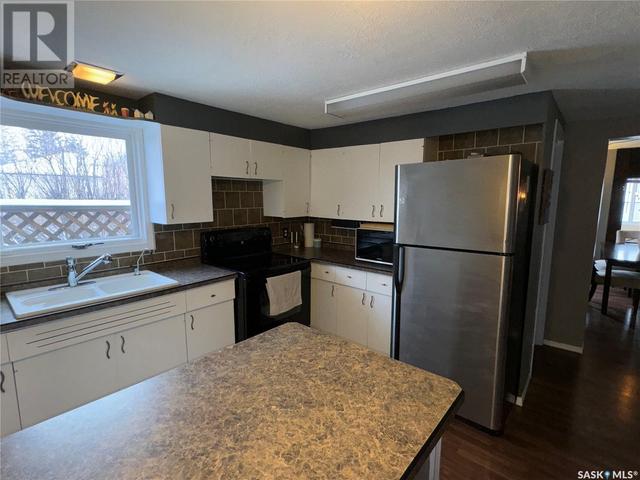 415 2nd Avenue E, House detached with 4 bedrooms, 2 bathrooms and null parking in Biggar SK | Image 7
