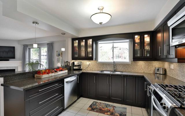 2759 Peacock Dr, House detached with 4 bedrooms, 3 bathrooms and 4 parking in Mississauga ON | Image 33