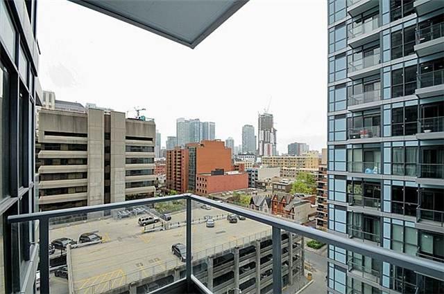 1013 - 210 Simcoe St, Condo with 1 bedrooms, 1 bathrooms and null parking in Toronto ON | Image 10