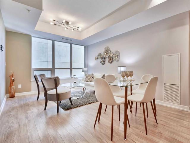 328 - 377 Madison Ave, Condo with 1 bedrooms, 1 bathrooms and 1 parking in Toronto ON | Image 8