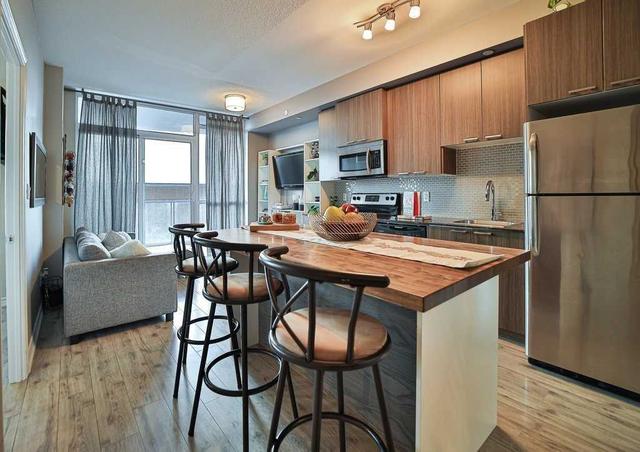 212 - 1328 Birchmount Rd, Condo with 1 bedrooms, 1 bathrooms and 1 parking in Toronto ON | Card Image