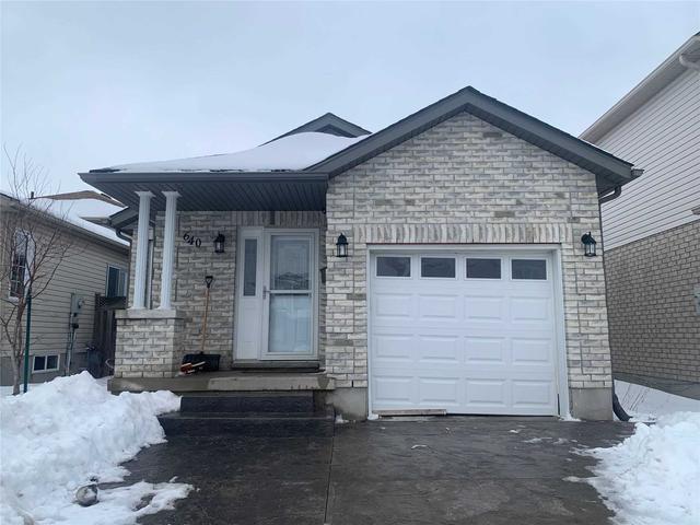 640 Langlaw Dr, House detached with 3 bedrooms, 2 bathrooms and 3 parking in Cambridge ON | Image 1
