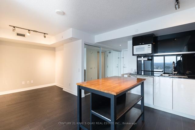1609 - 72 Esther Shiner Blvd, Condo with 1 bedrooms, 1 bathrooms and 1 parking in Toronto ON | Image 2