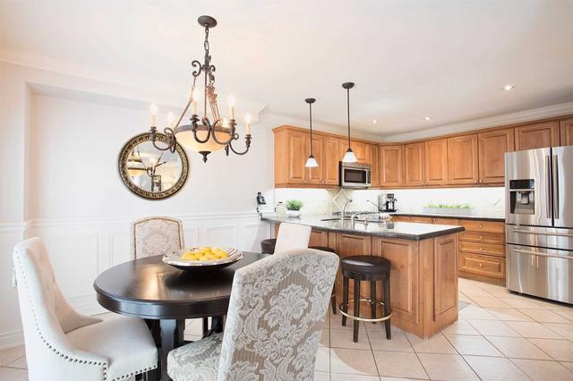 30 Tregate Cres, House detached with 4 bedrooms, 4 bathrooms and 5 parking in Brampton ON | Image 4
