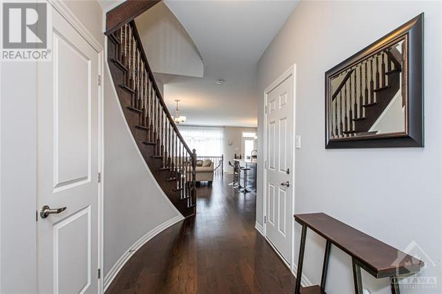 311 Tulum Crescent, Townhouse with 3 bedrooms, 3 bathrooms and 3 parking in Ottawa ON | Image 4
