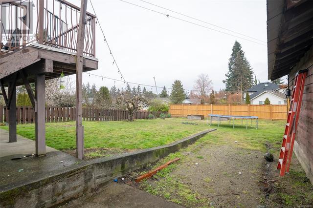 1129 Stillin Dr, House detached with 3 bedrooms, 3 bathrooms and 5 parking in Ladysmith BC | Image 44