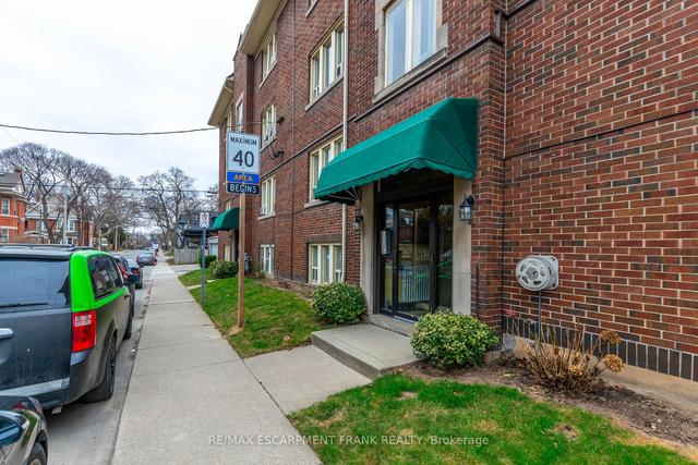 17 - 2 Vineland Ave, Condo with 2 bedrooms, 1 bathrooms and 1 parking in Hamilton ON | Image 23