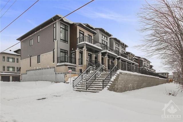 546 Crescendo Private, Townhouse with 2 bedrooms, 2 bathrooms and 2 parking in Ottawa ON | Card Image
