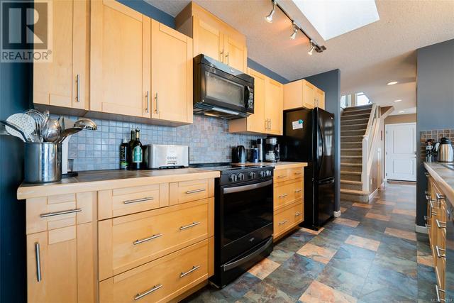 1300 Seaview Pl, House detached with 3 bedrooms, 3 bathrooms and 2 parking in Nanaimo BC | Image 10