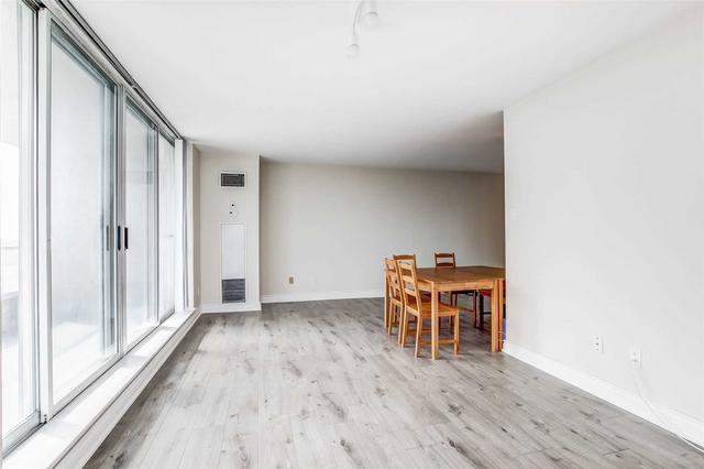 1802 - 410 Mclevin Ave, Condo with 2 bedrooms, 2 bathrooms and 1 parking in Toronto ON | Image 10