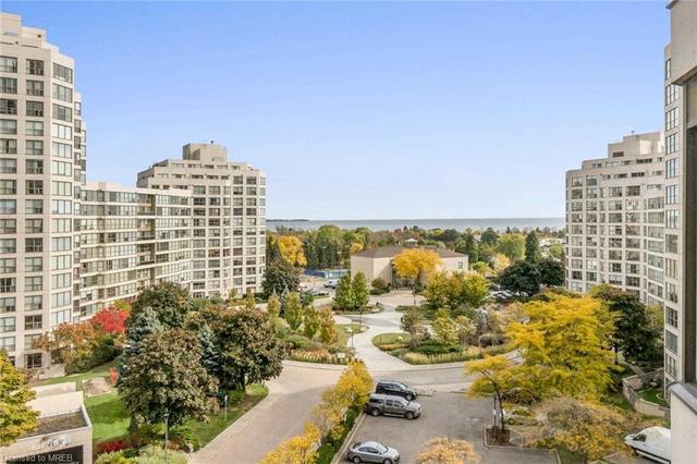 807 - 2269 Lake Shore Boulevard W, House attached with 1 bedrooms, 0 bathrooms and 1 parking in Toronto ON | Image 3