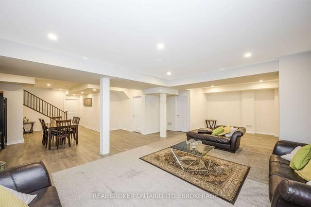81 Boulton Tr, House detached with 4 bedrooms, 6 bathrooms and 4 parking in Oakville ON | Image 31