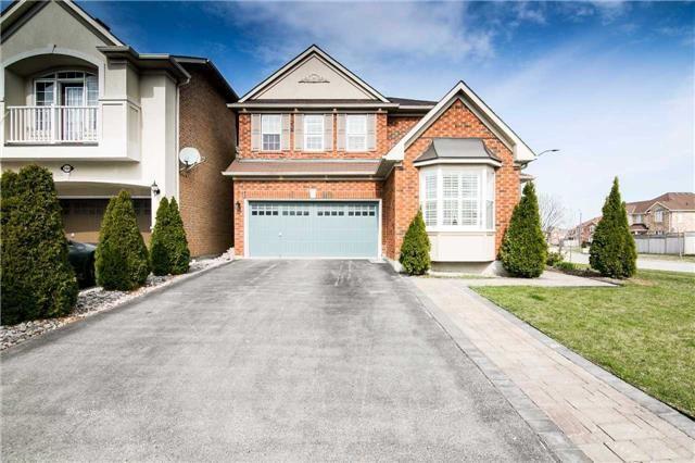 3909 Mayla Dr, House detached with 4 bedrooms, 4 bathrooms and 4 parking in Mississauga ON | Image 2