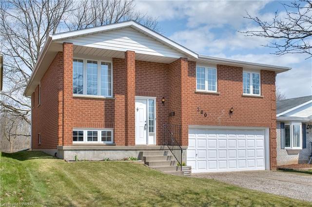 200 Eastforest Trail, House detached with 2 bedrooms, 2 bathrooms and 4 parking in Kitchener ON | Image 32