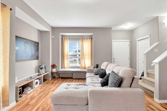 202 - 111 Tarawood Lane Ne, Home with 3 bedrooms, 1 bathrooms and 1 parking in Calgary AB | Image 6