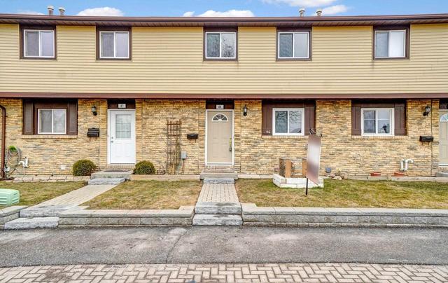 44 - 45 Hansen Rd, Townhouse with 3 bedrooms, 2 bathrooms and 1 parking in Brampton ON | Image 1