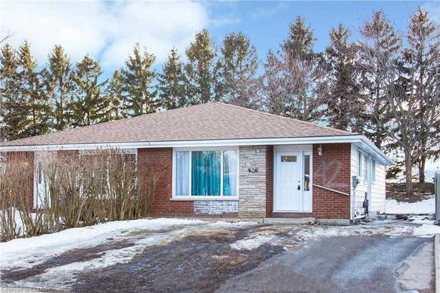 42 Witty Ave, House semidetached with 3 bedrooms, 1 bathrooms and 3 parking in Ingersoll ON | Image 1