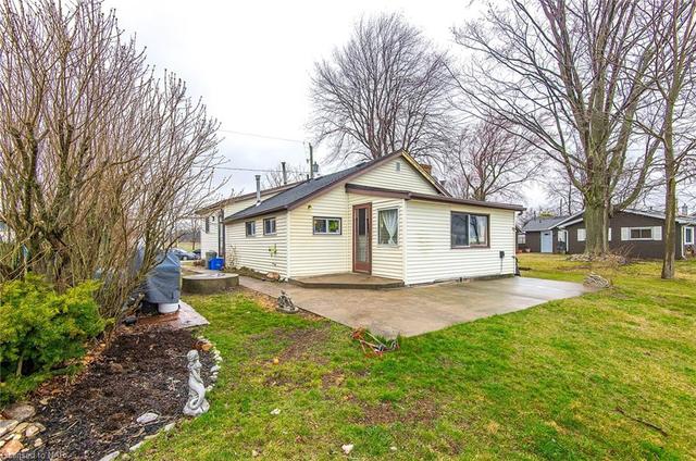 11249 Harbourview Road, House detached with 2 bedrooms, 1 bathrooms and null parking in Wainfleet ON | Image 1