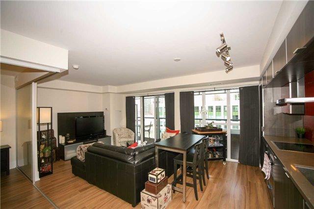 1003 - 300 Front St W, Condo with 1 bedrooms, 1 bathrooms and 1 parking in Toronto ON | Image 2