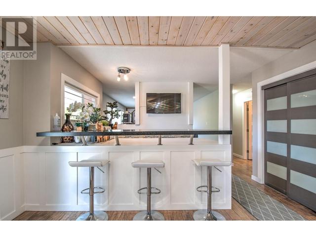 655 Clifton Road S, House detached with 5 bedrooms, 3 bathrooms and 2 parking in Kelowna BC | Image 7