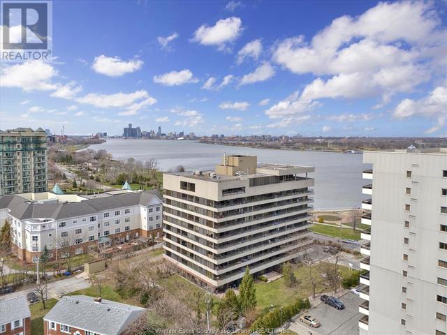 5125 Riverside Drive East, Condo with 3 bedrooms, 2 bathrooms and null parking in Windsor ON | Image 39