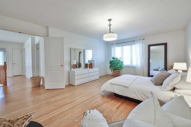 28 Glenforest Dr, House detached with 4 bedrooms, 4 bathrooms and 6 parking in Vaughan ON | Image 11