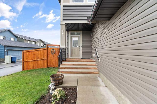 501 Midtown Street Sw, Home with 3 bedrooms, 2 bathrooms and 2 parking in Airdrie AB | Image 3