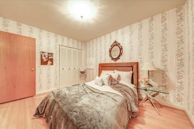 15 Chandler Dr, House detached with 3 bedrooms, 1 bathrooms and 2 parking in Toronto ON | Image 6