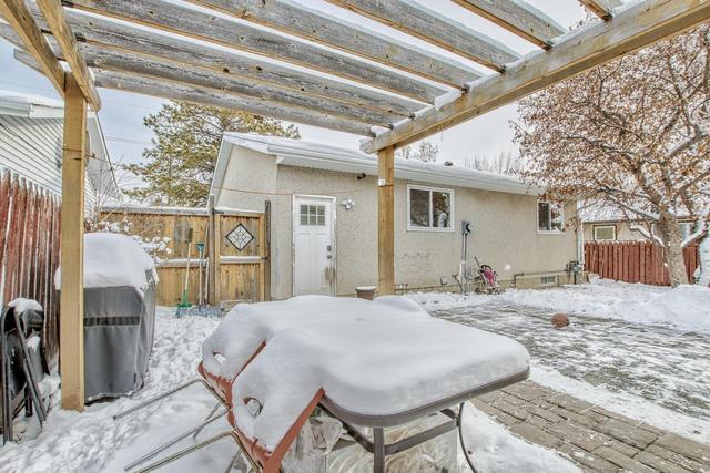 11 Malvern Crescent Ne, House detached with 4 bedrooms, 2 bathrooms and 4 parking in Calgary AB | Image 45