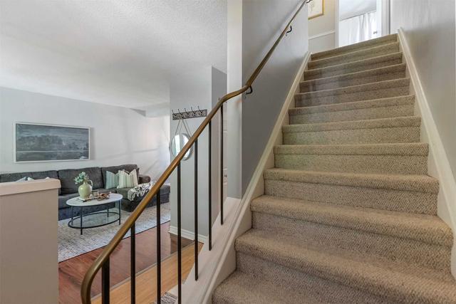 310 Shamrock Crt, House semidetached with 3 bedrooms, 2 bathrooms and 3 parking in Oshawa ON | Image 8