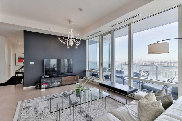 5204 - 180 University Ave, Condo with 2 bedrooms, 3 bathrooms and 2 parking in Toronto ON | Image 6