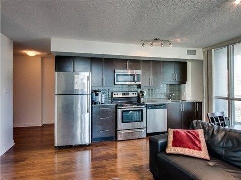 1004 - 33 Bay St, Condo with 2 bedrooms, 2 bathrooms and 1 parking in Toronto ON | Image 3