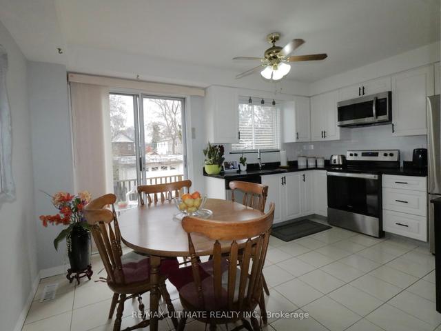 433 St Johns Rd, House detached with 3 bedrooms, 2 bathrooms and 3 parking in Toronto ON | Image 33