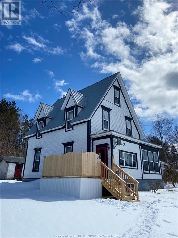 14 West Main St, House detached with 3 bedrooms, 3 bathrooms and null parking in Port Elgin NB | Image 2