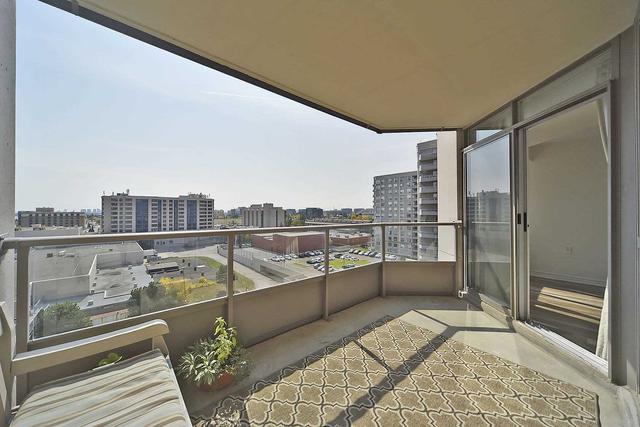 1020 - 9017 Leslie St, Condo with 2 bedrooms, 2 bathrooms and 1 parking in Richmond Hill ON | Image 8
