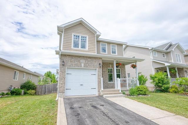 1035 Woodhaven Drive, House detached with 4 bedrooms, 3 bathrooms and 2 parking in Kingston ON | Image 2