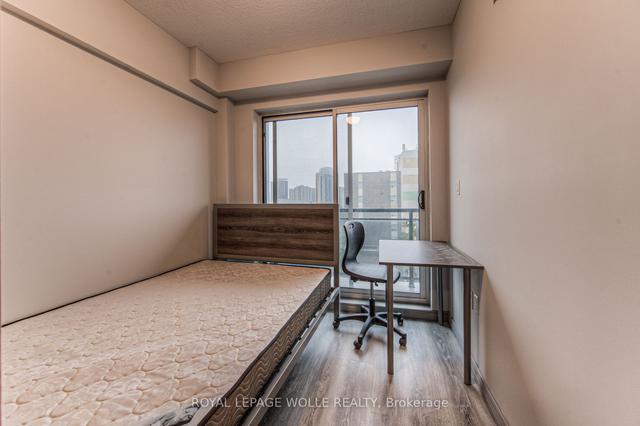 b404 - 275 Larch St, Condo with 1 bedrooms, 1 bathrooms and 0 parking in Waterloo ON | Image 2