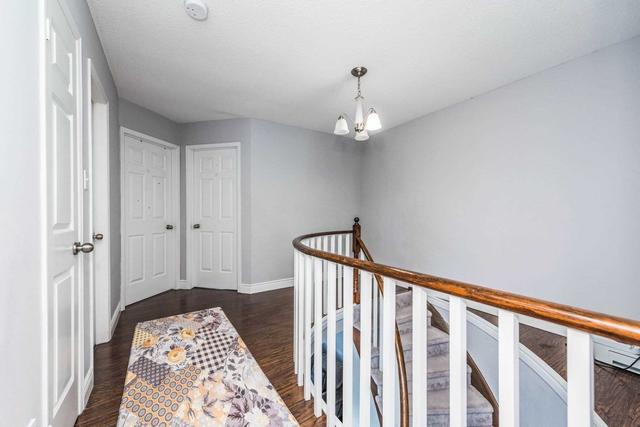 5284 Richborough Dr, House attached with 4 bedrooms, 5 bathrooms and 5 parking in Mississauga ON | Image 2