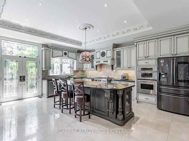 15 Royal Oak Dr, House detached with 5 bedrooms, 7 bathrooms and 10 parking in Toronto ON | Image 6