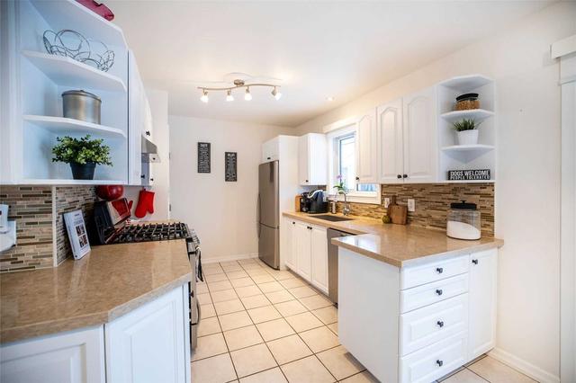 85 Parkway Cres, House detached with 3 bedrooms, 2 bathrooms and 5 parking in Clarington ON | Image 4