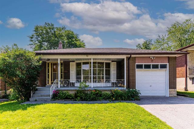 27 Hamptonbrook Dr, House detached with 4 bedrooms, 2 bathrooms and 3 parking in Toronto ON | Image 1