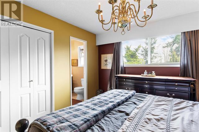236 Cilaire Dr, House detached with 6 bedrooms, 3 bathrooms and 6 parking in Nanaimo BC | Image 25