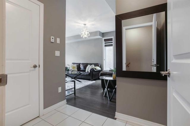 13 - 9621 Jane St, Townhouse with 2 bedrooms, 2 bathrooms and 1 parking in Vaughan ON | Image 3
