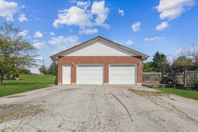 24 King St N, House detached with 3 bedrooms, 1 bathrooms and 12 parking in Brant ON | Image 34
