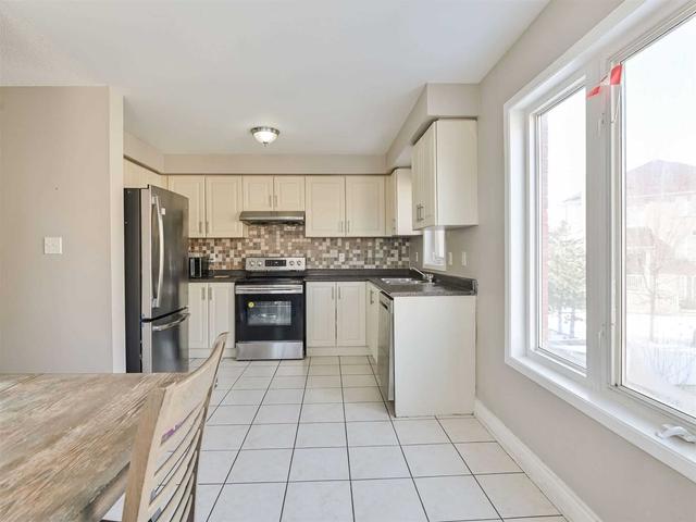 91 Bernard Ave, House attached with 3 bedrooms, 4 bathrooms and 2 parking in Brampton ON | Image 8