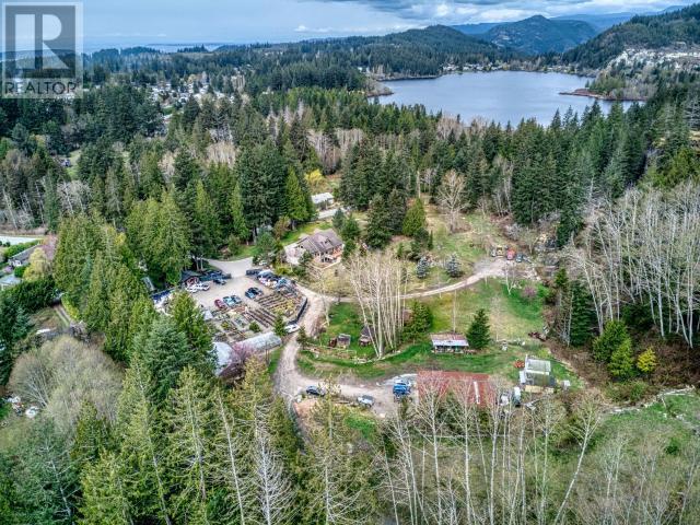 5300 Yukon Ave, House detached with 5 bedrooms, 4 bathrooms and null parking in Powell River BC | Image 1