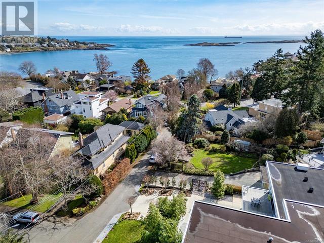 195 Sunny Lane, House detached with 3 bedrooms, 2 bathrooms and 3 parking in Oak Bay BC | Image 38